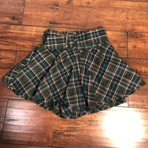 Plaid shorts/skirt with belt small